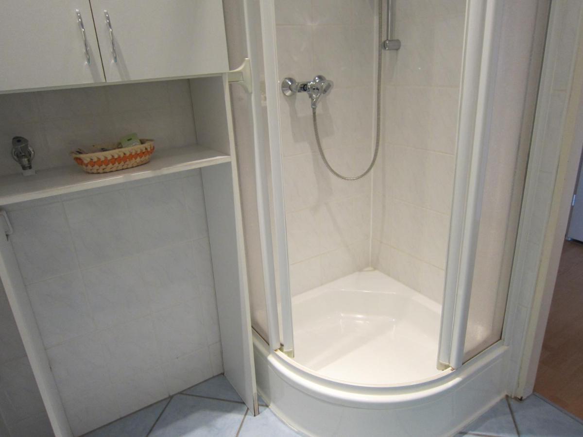 Private Apartment Near Fair Ground Hannover Dış mekan fotoğraf